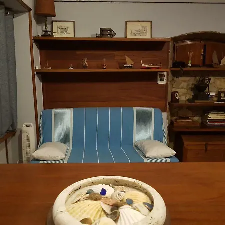 Il Rifugio Delle Sirene Apartment *